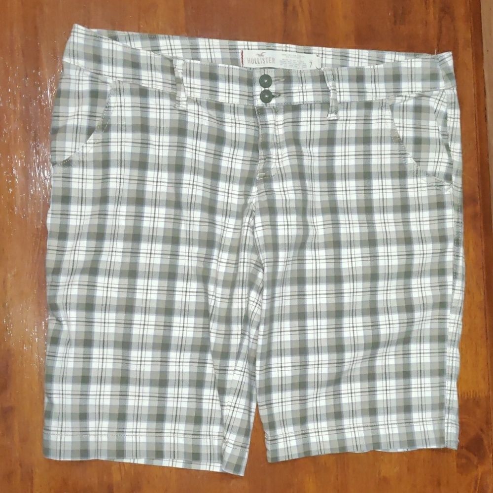 Hollister Brown Plaid Bermuda Shorts‎ Size 7